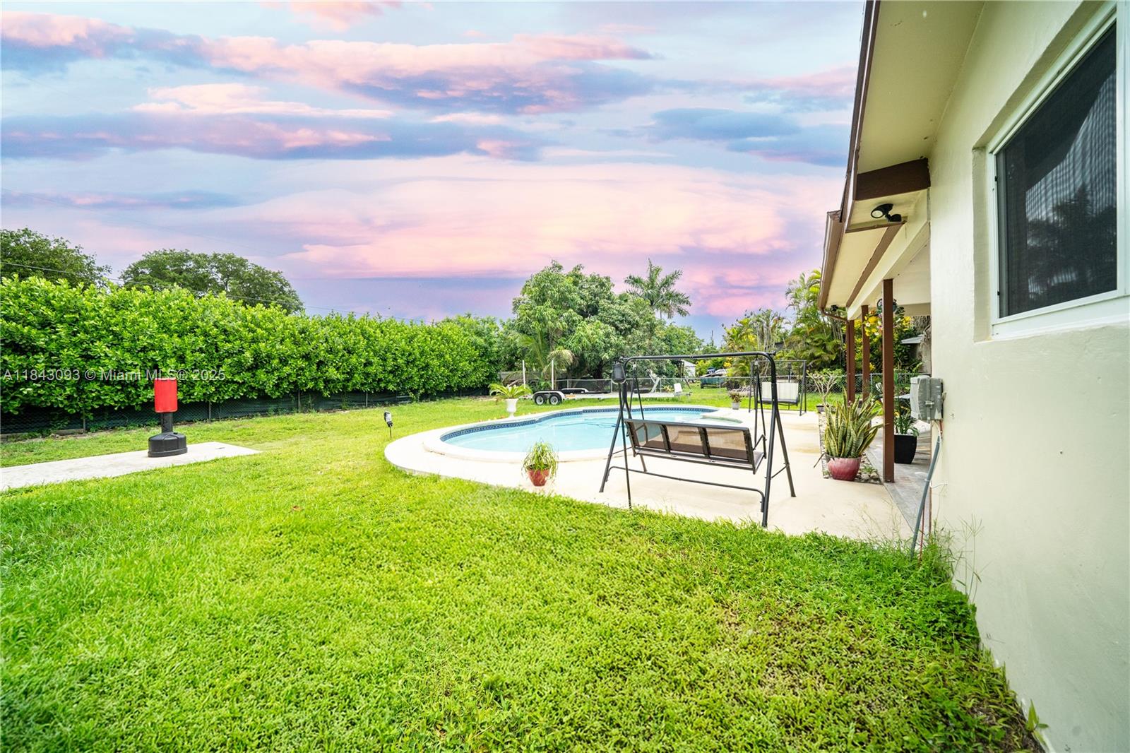 MELODY MANOR - Residential