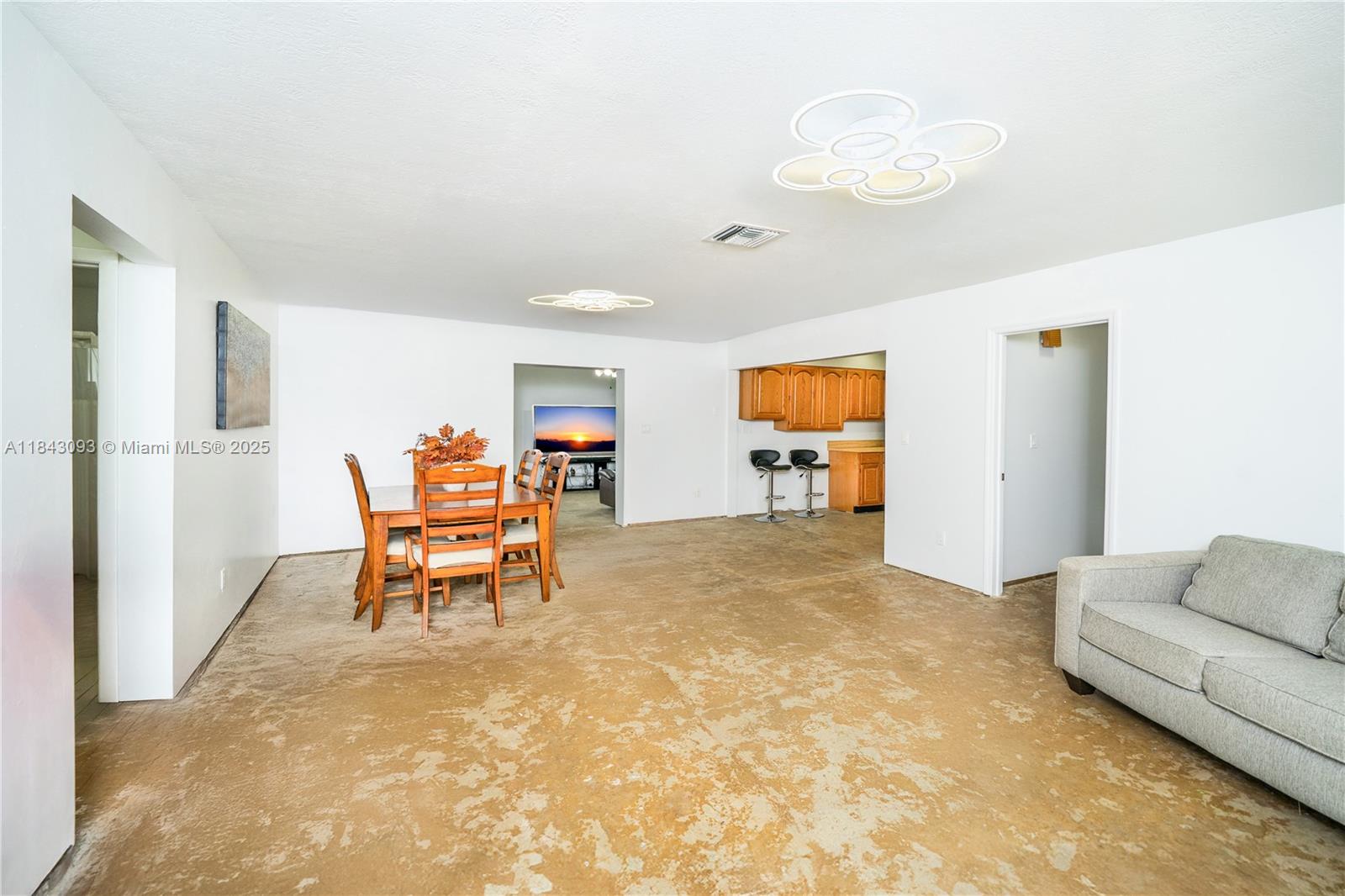 MELODY MANOR - Residential