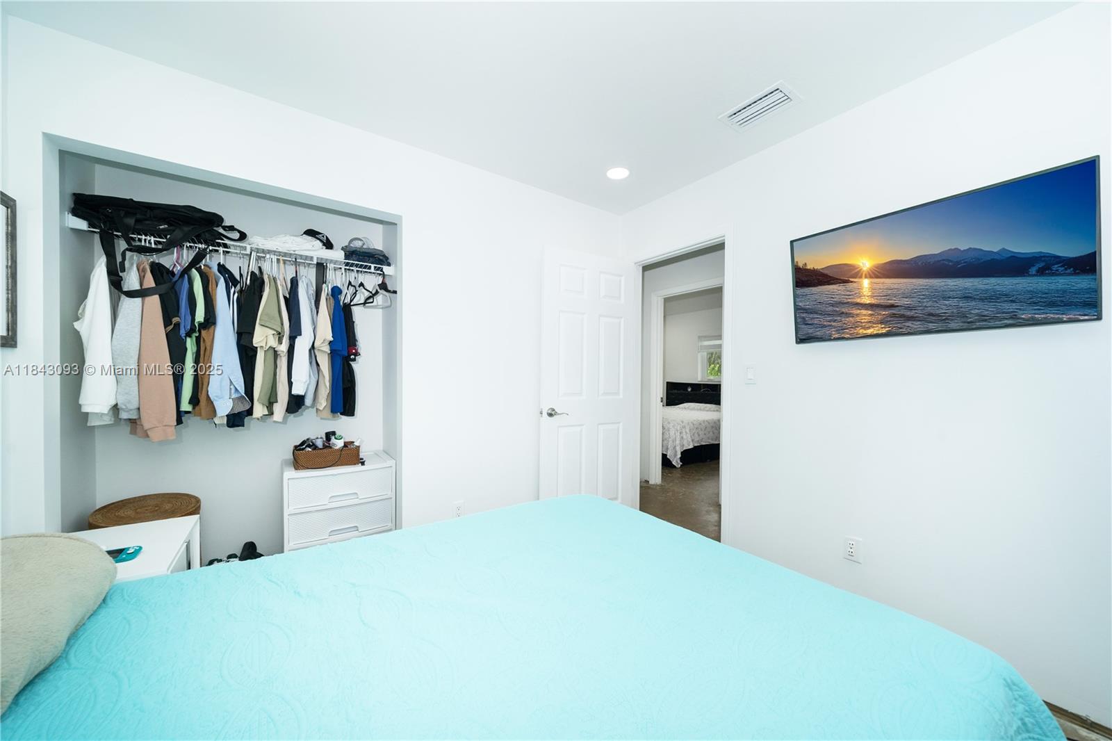 MELODY MANOR - Residential