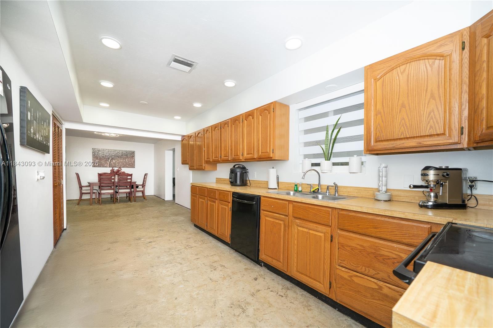 MELODY MANOR - Residential