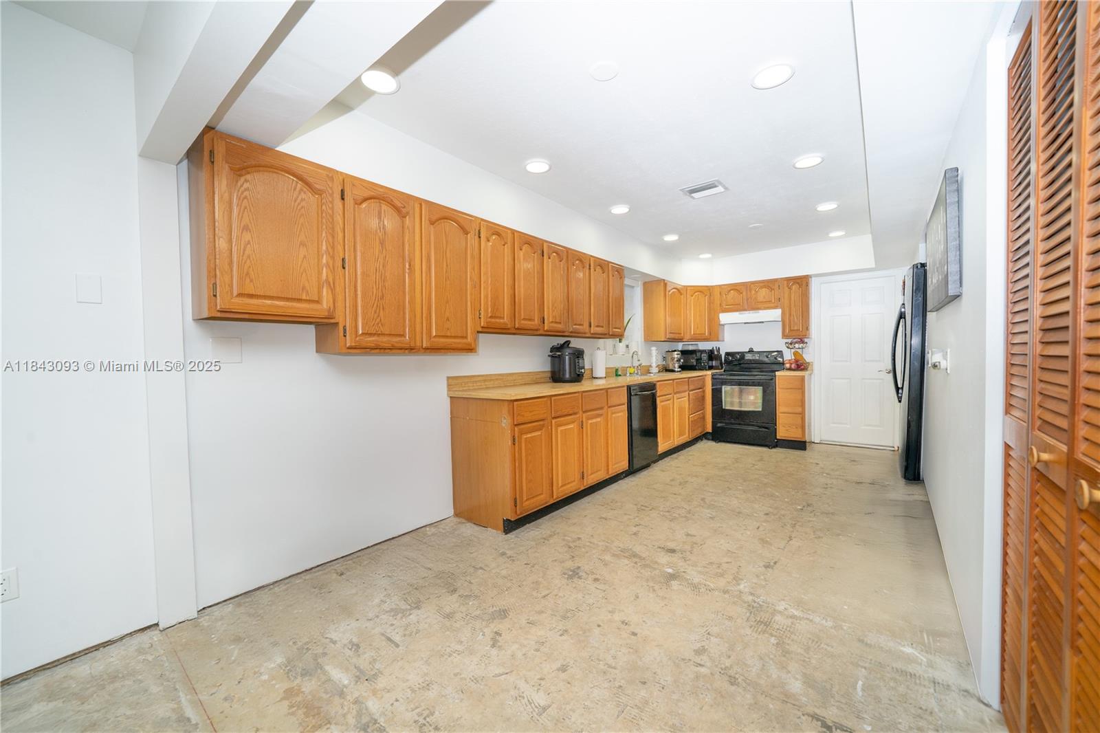 MELODY MANOR - Residential