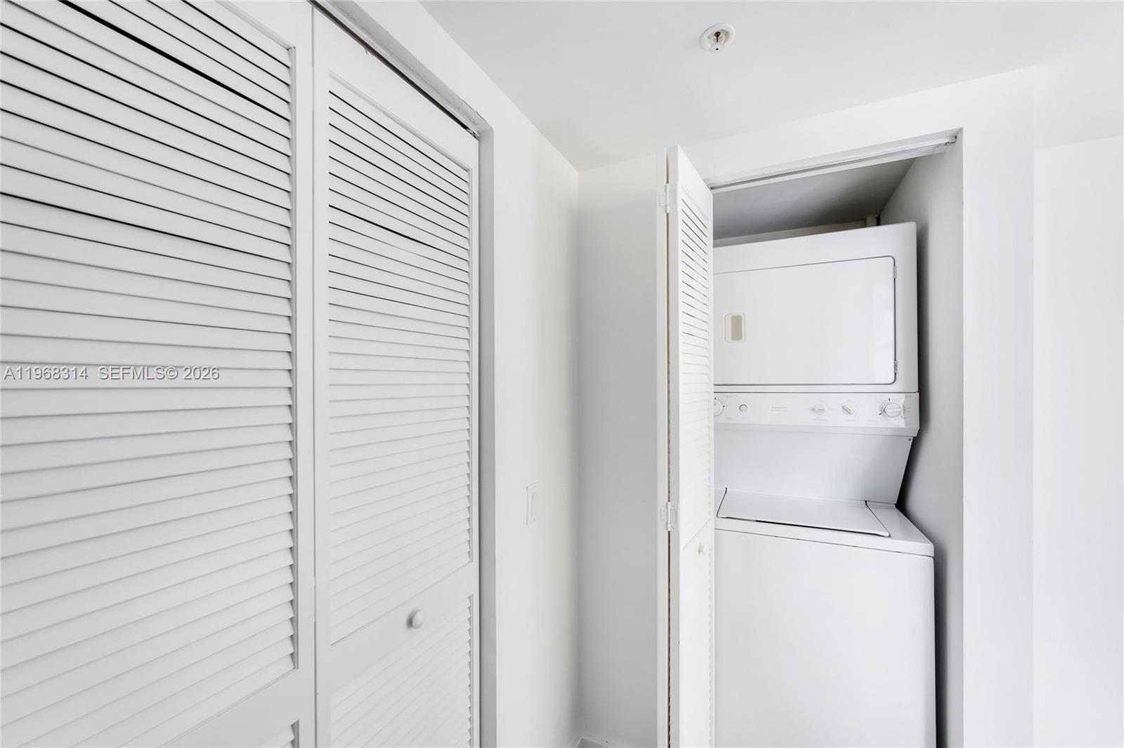 BRICKELL ON THE RIVER S T - Residential