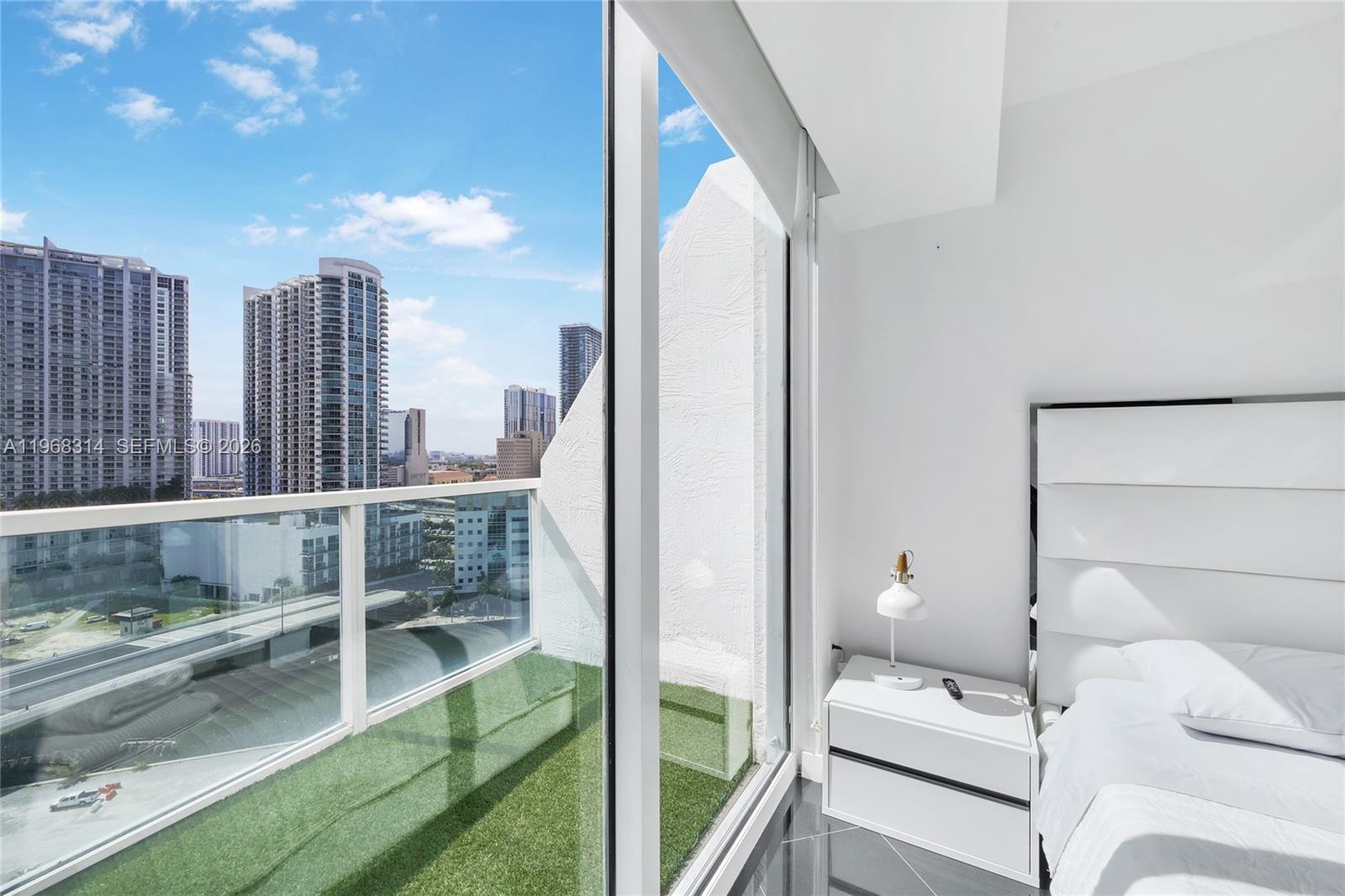 BRICKELL ON THE RIVER S T - Residential