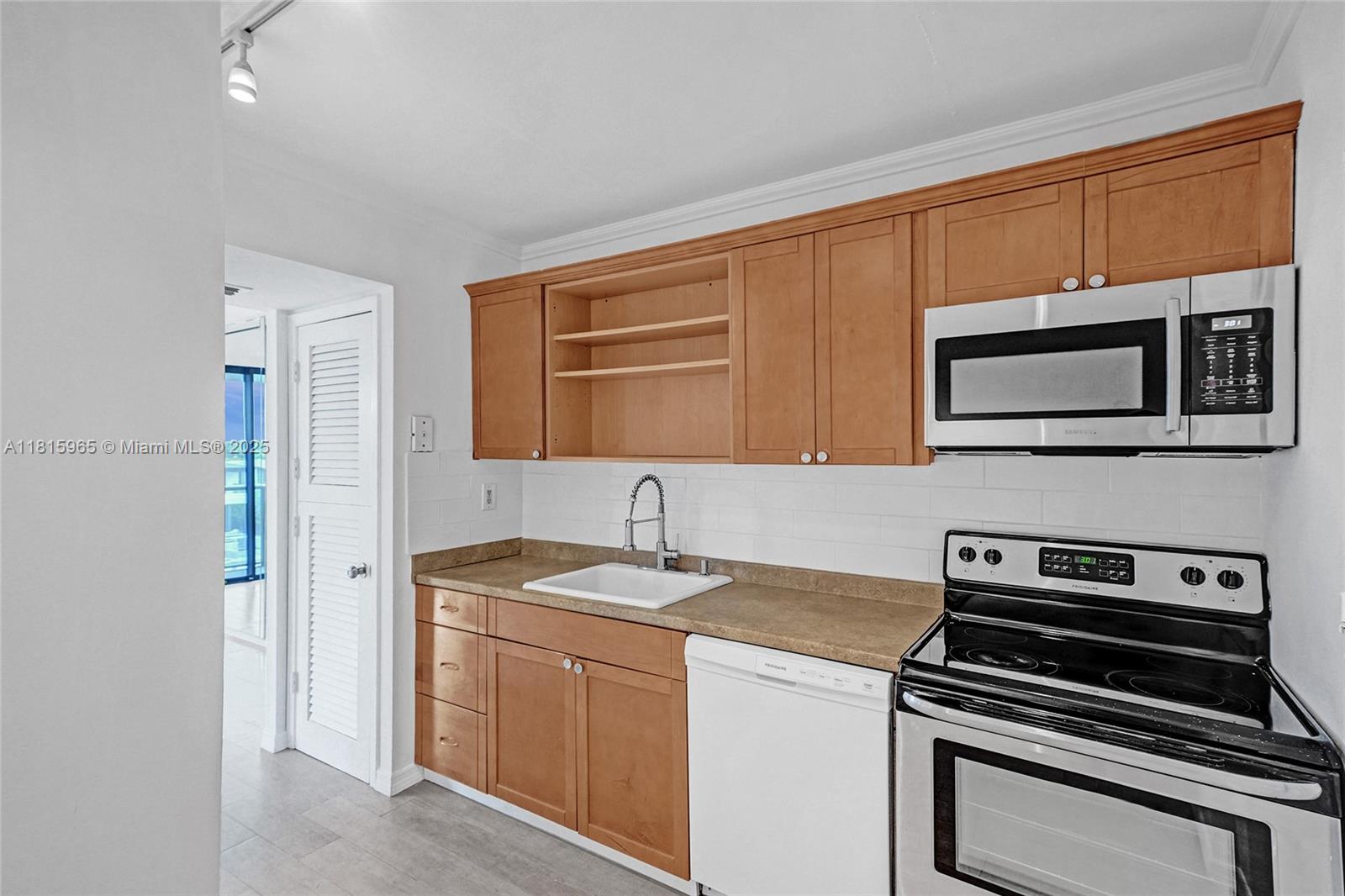 GUILDFORD CONDO - Residential