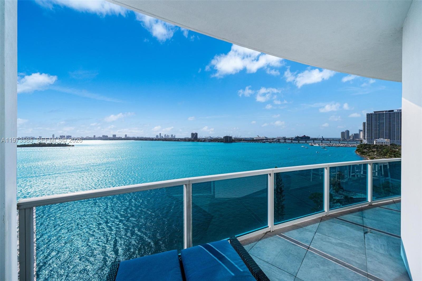 NEW WAVE CONDO - Residential