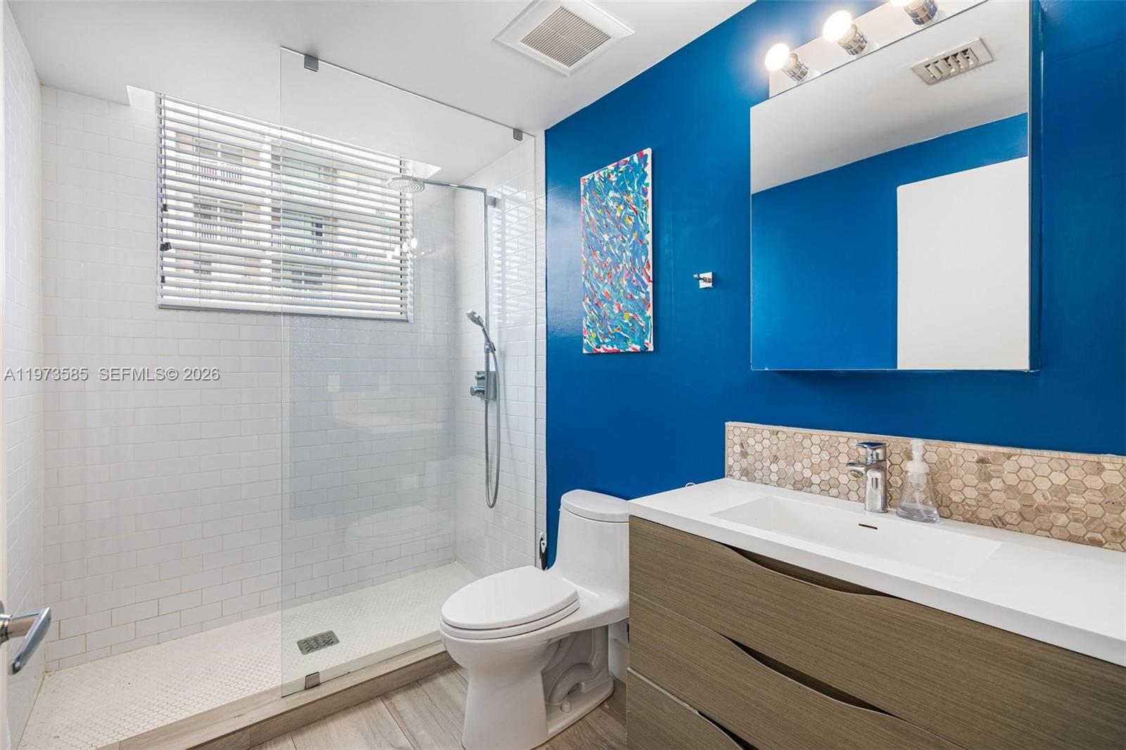 NEW WAVE CONDO - Residential