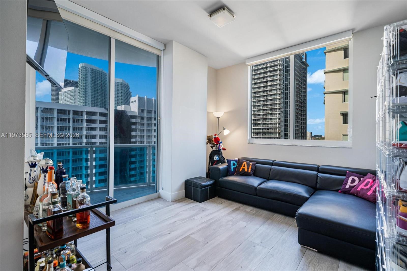 NEW WAVE CONDO - Residential