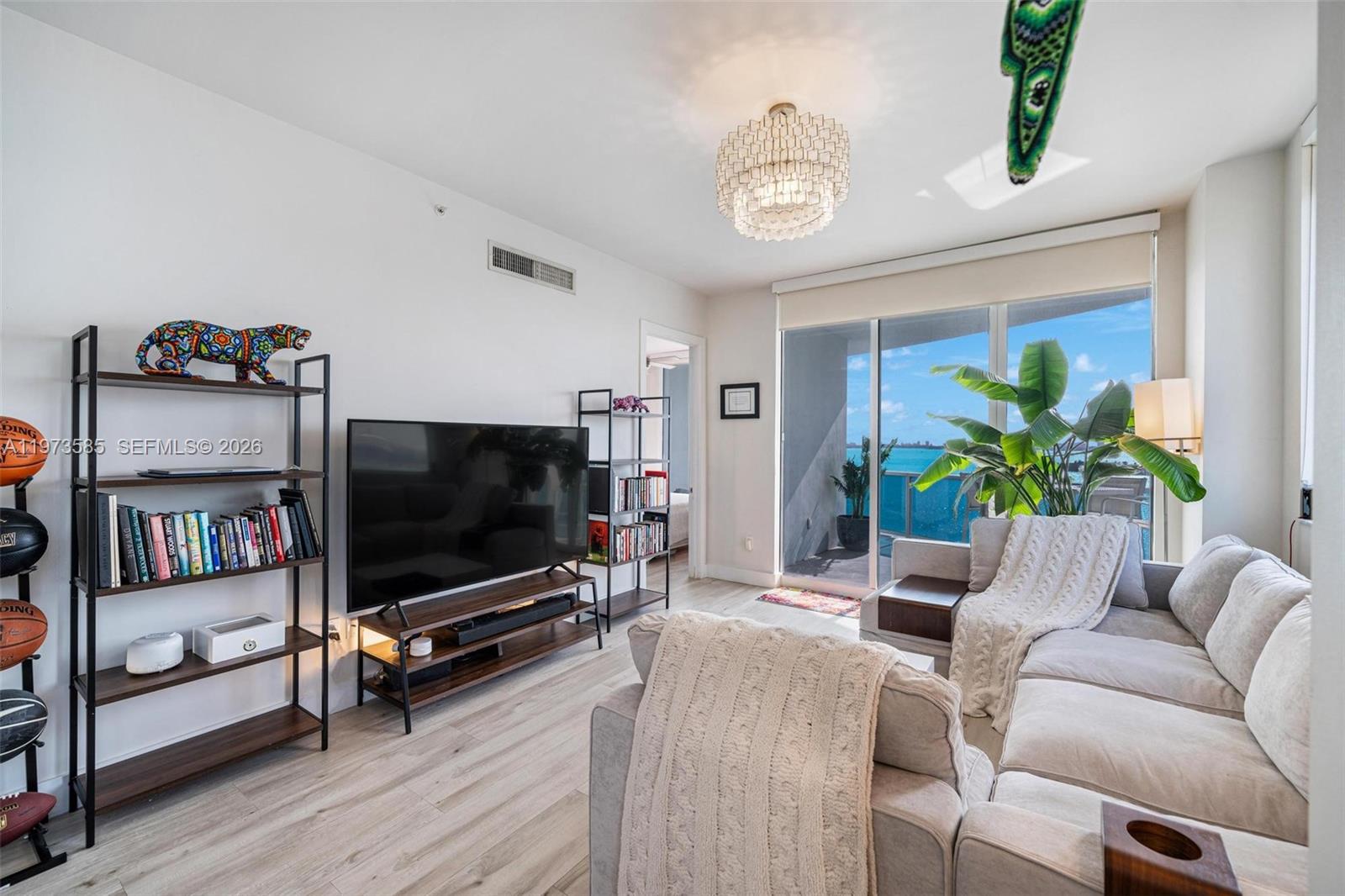 NEW WAVE CONDO - Residential