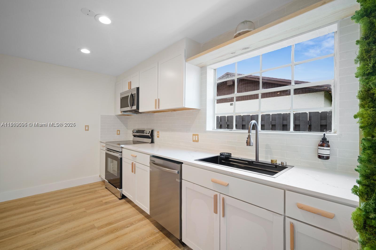 MEADOW WOOD MANOR SEC 7 - Residential