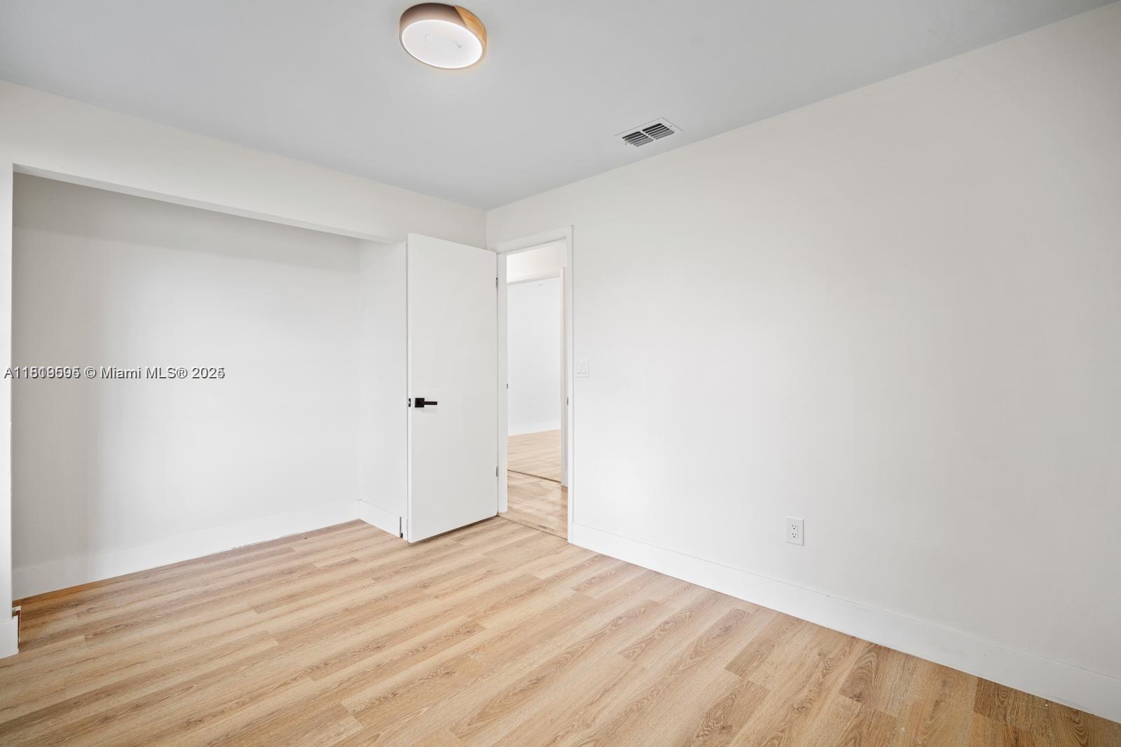 MEADOW WOOD MANOR SEC 7 - Residential