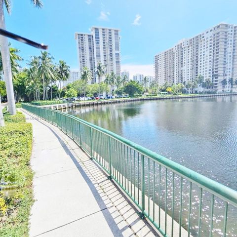 A home in Aventura