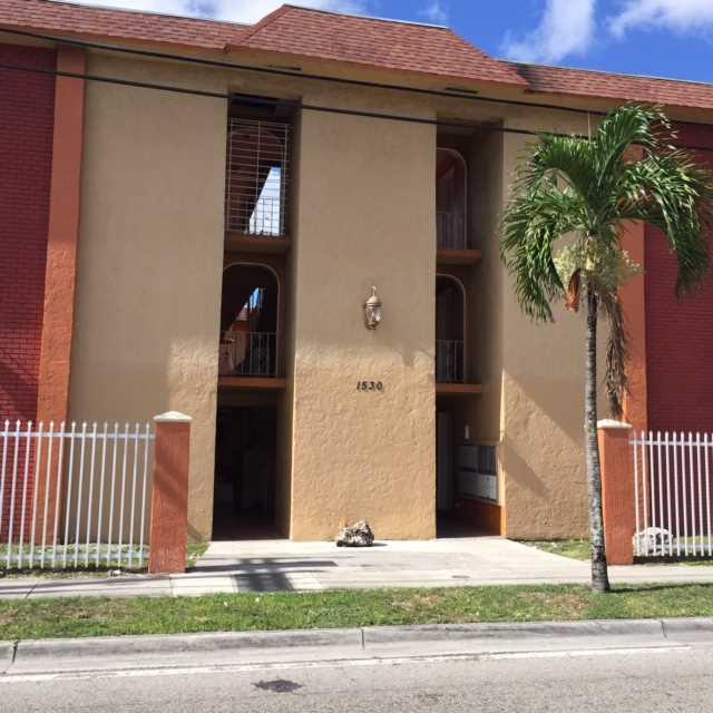 Investor money maker, one of a few buildings for sale in Hialeah, 100% rented, 34 1/1, 1 2/1 and 1 efficiency, all rented for $800 to $1000 below market, building already pass the 40 years inspection, very good condition, many parking, close to mall and e xpressway, renters waiting list. Independent laundry room, around 250K profit annually.