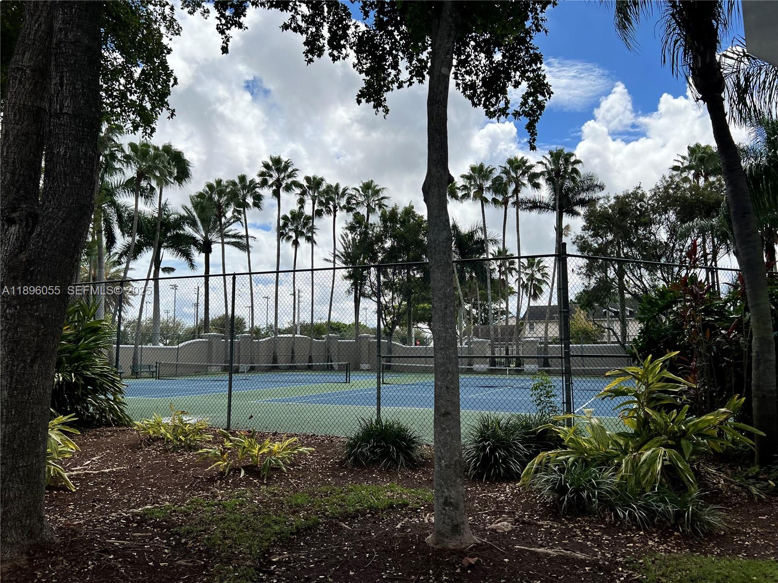 FOUR LAKES SEC 5 - Residential