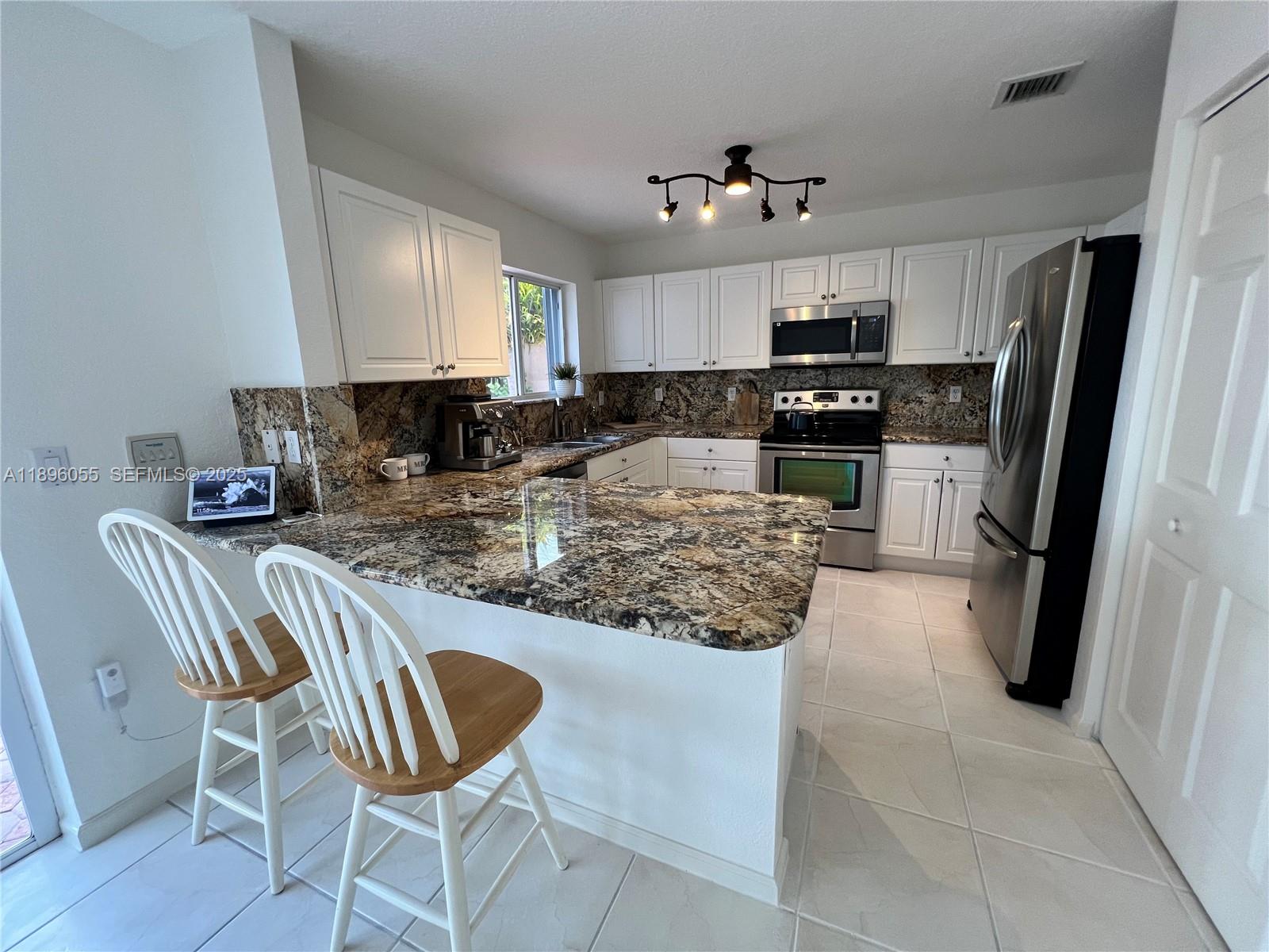 FOUR LAKES SEC 5 - Residential