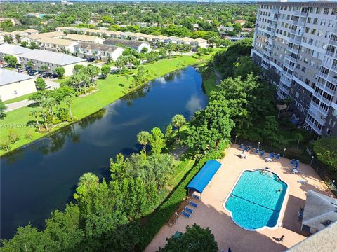 Photo of 4001 Hillcrest Dr #509, Hollywood, FL 33021 (MLS # A11940705)