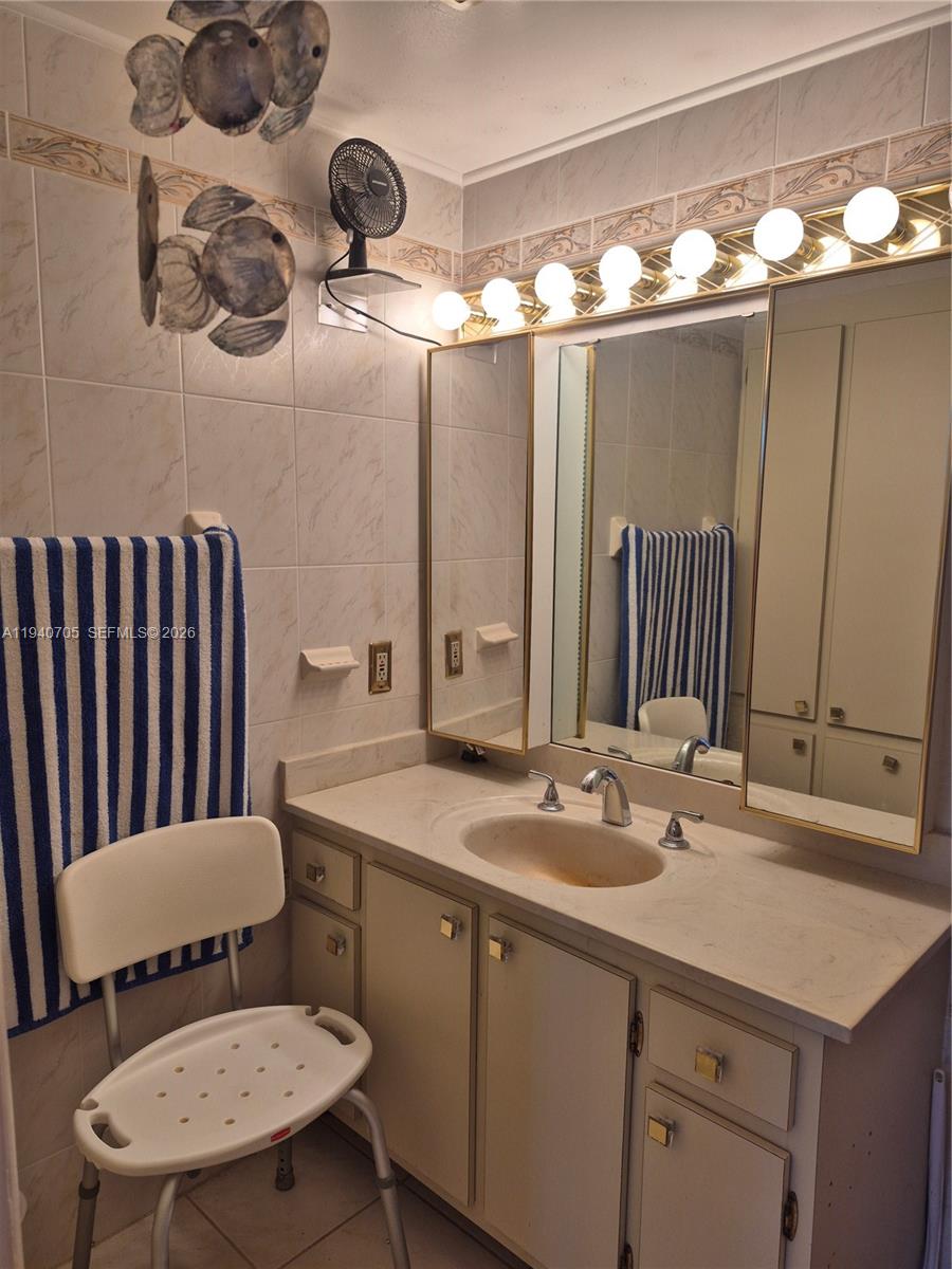 HILLCREST EAST NO 26 COND - Residential