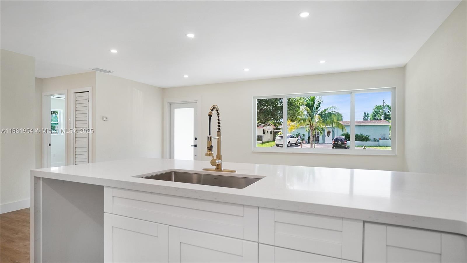 SUNRISE GOLF VILLAGE SEC - Residential