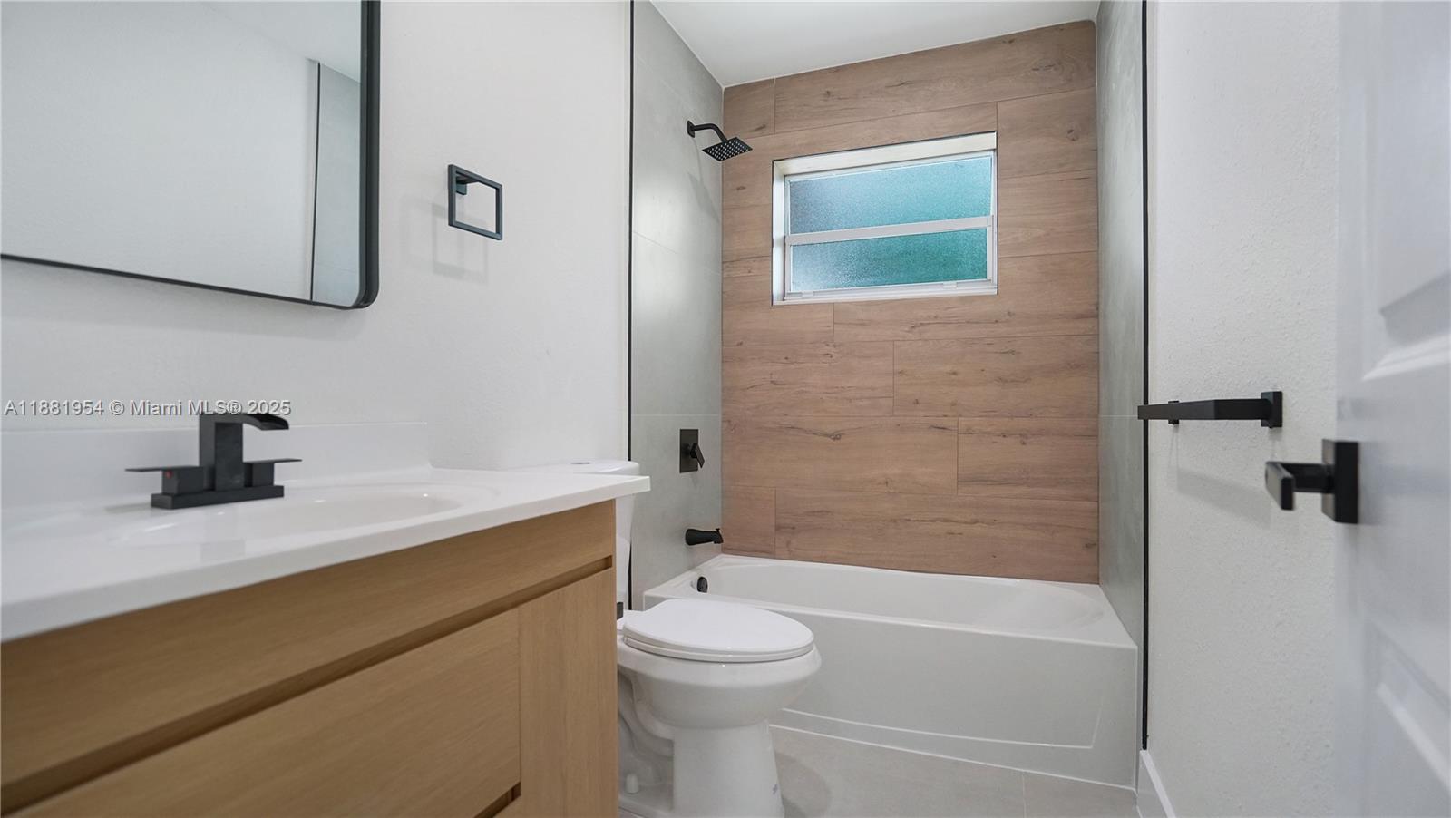 SUNRISE GOLF VILLAGE SEC - Residential