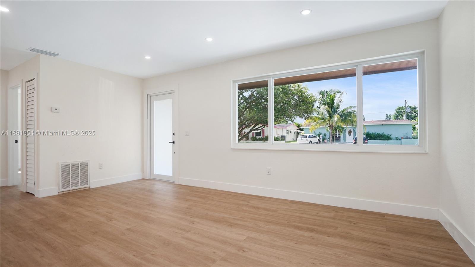 SUNRISE GOLF VILLAGE SEC - Residential