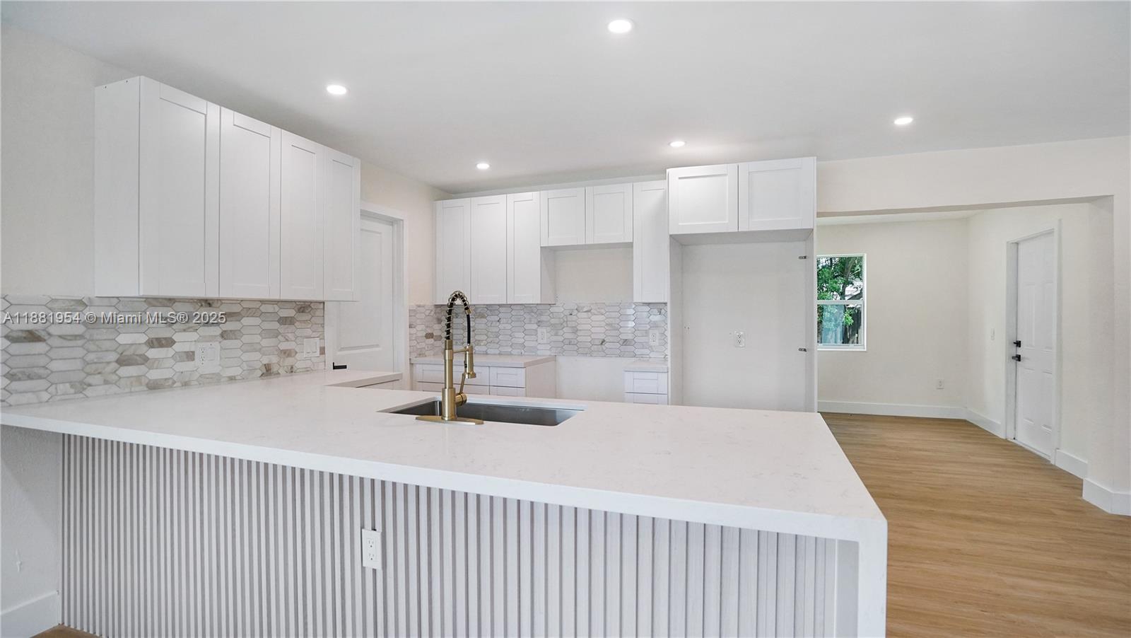 SUNRISE GOLF VILLAGE SEC - Residential