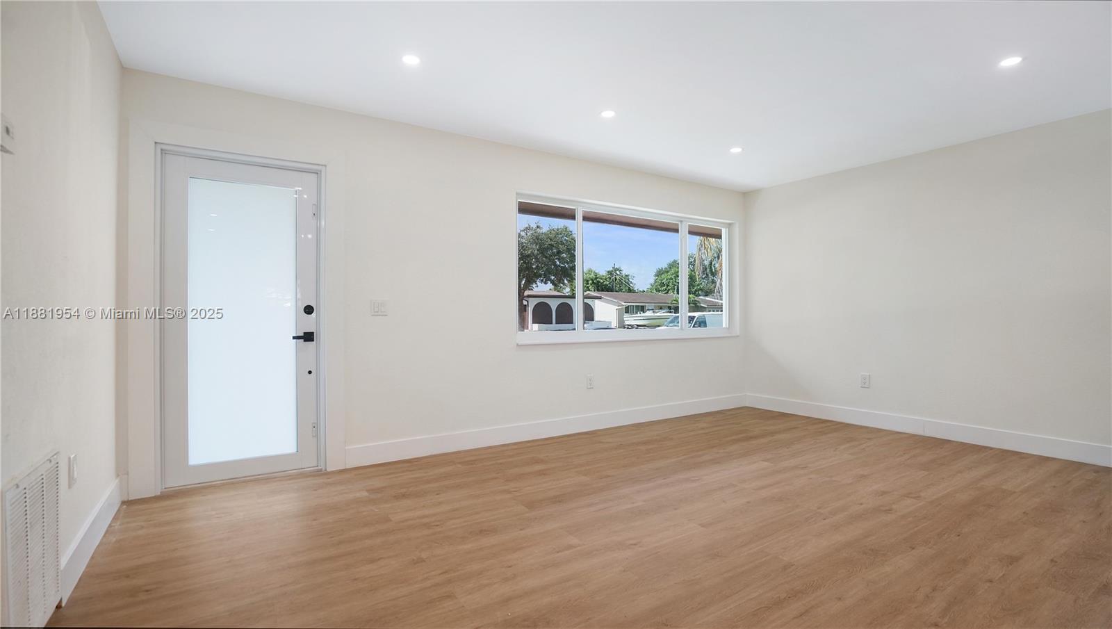 SUNRISE GOLF VILLAGE SEC - Residential