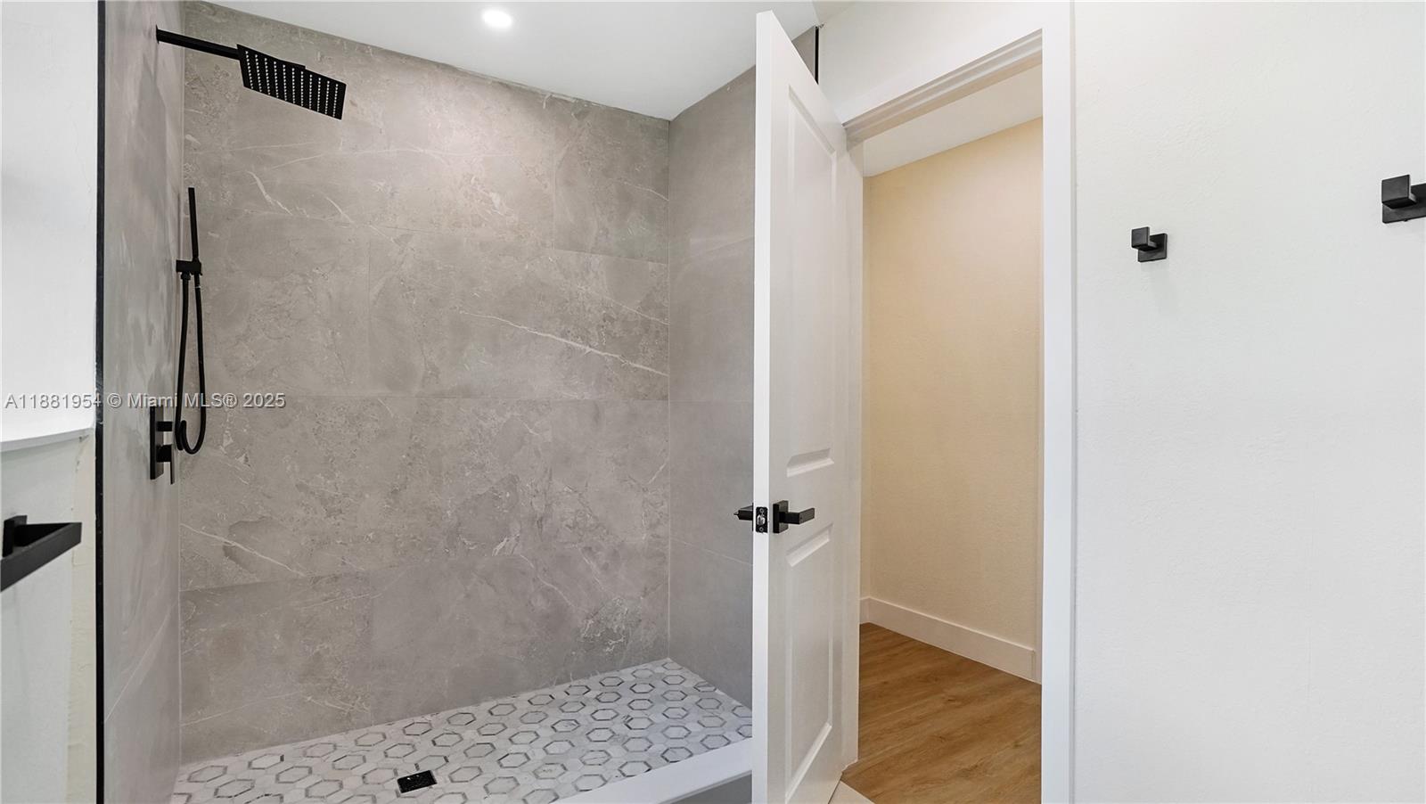 SUNRISE GOLF VILLAGE SEC - Residential