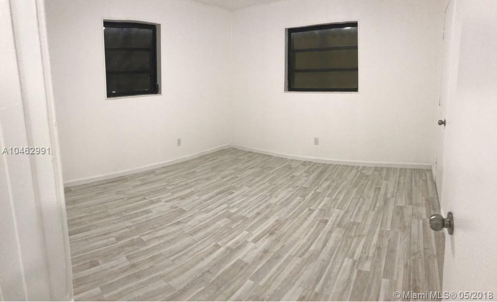 ROYAL PALMS PARK SEC 2 - Residential