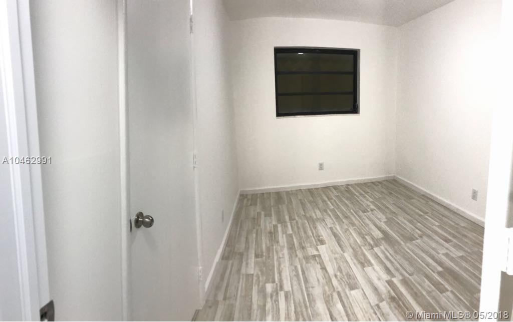 ROYAL PALMS PARK SEC 2 - Residential