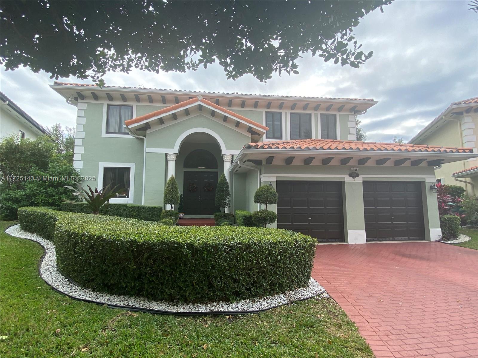 7582 Sw 191st St, Cutler Bay, Miami-Dade County, Florida - 5 Bedrooms  
4 Bathrooms - 