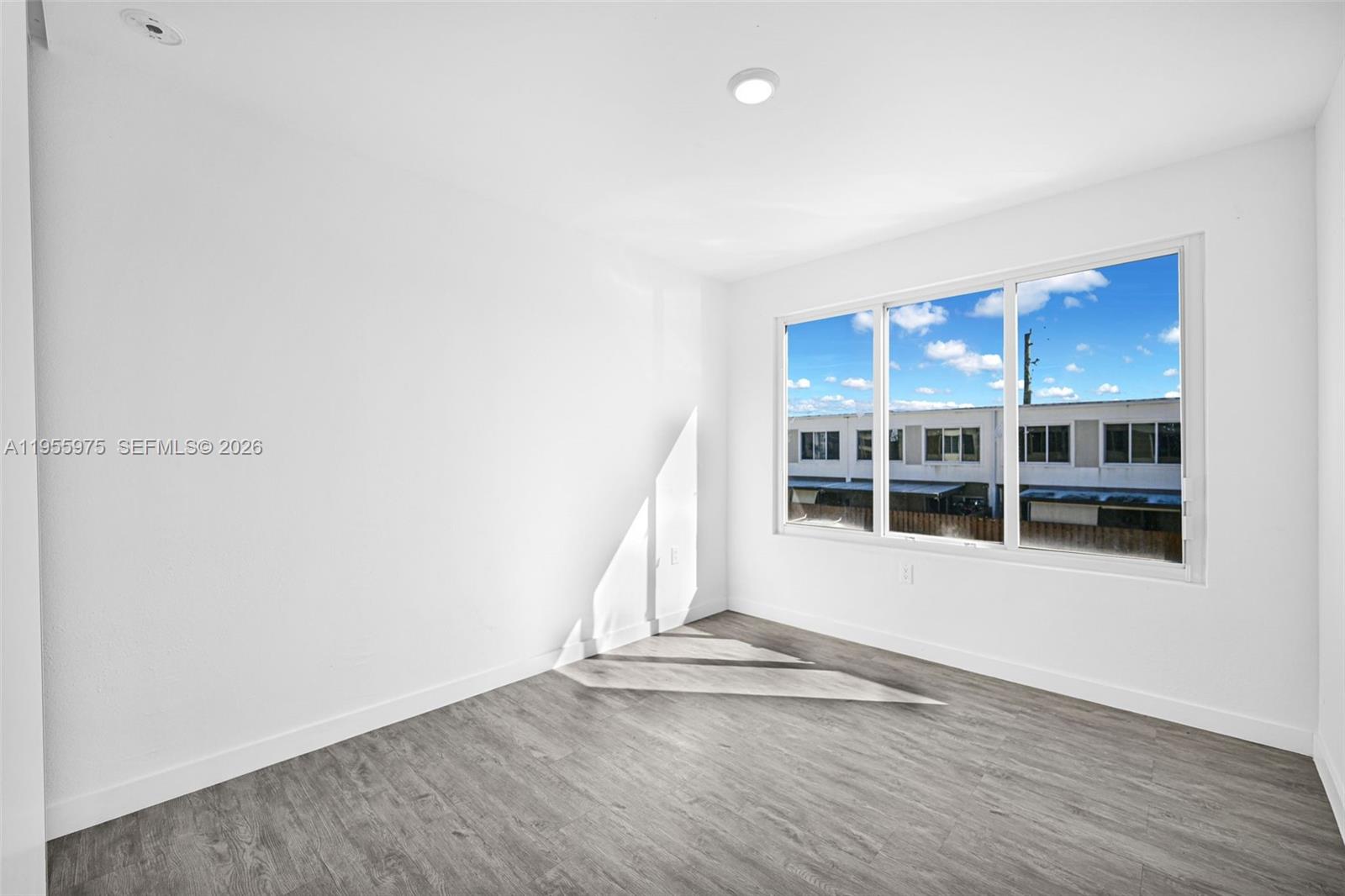 PARADISE GARDENS - Residential