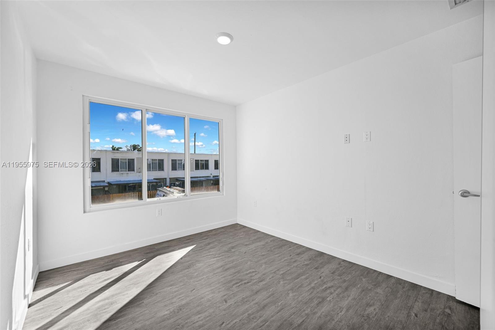 PARADISE GARDENS - Residential