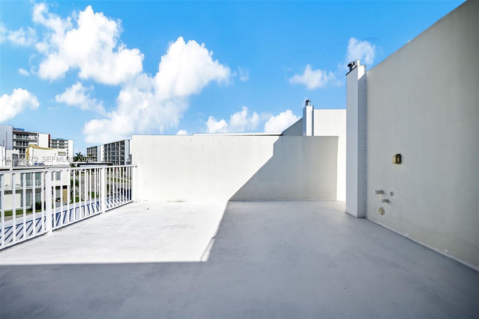 PARADISE GARDENS - Residential