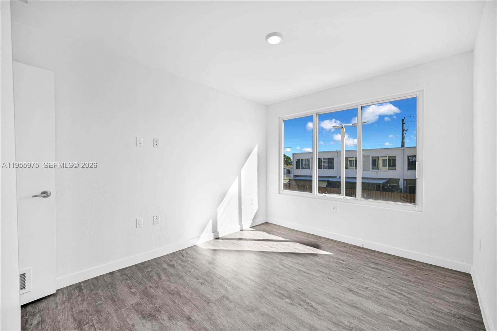 PARADISE GARDENS - Residential