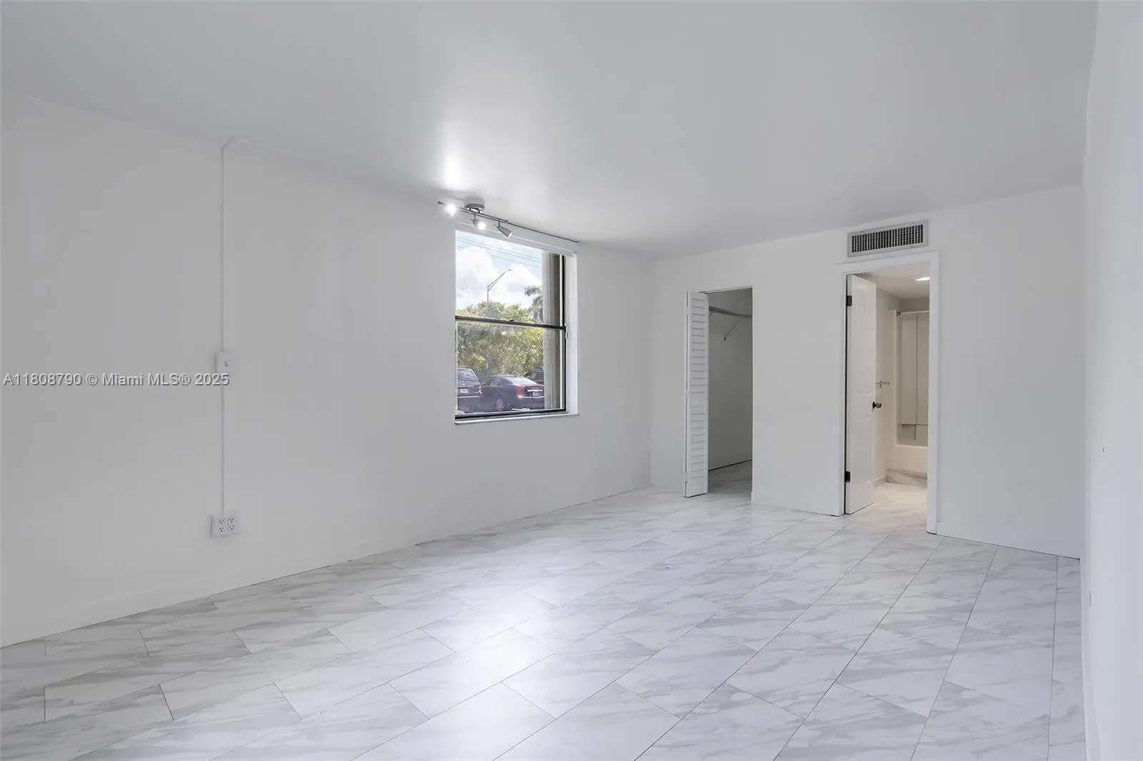 Miami, Florida 33186, United States, 2 Bedrooms Bedrooms, ,2 BathroomsBathrooms,Residential,Active,136643