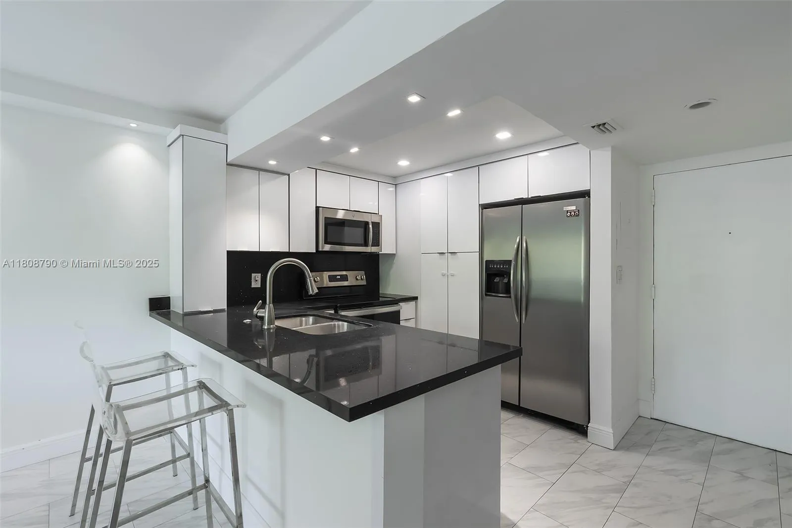 Miami, Florida 33186, United States, 2 Bedrooms Bedrooms, ,2 BathroomsBathrooms,Residential,Active,136643