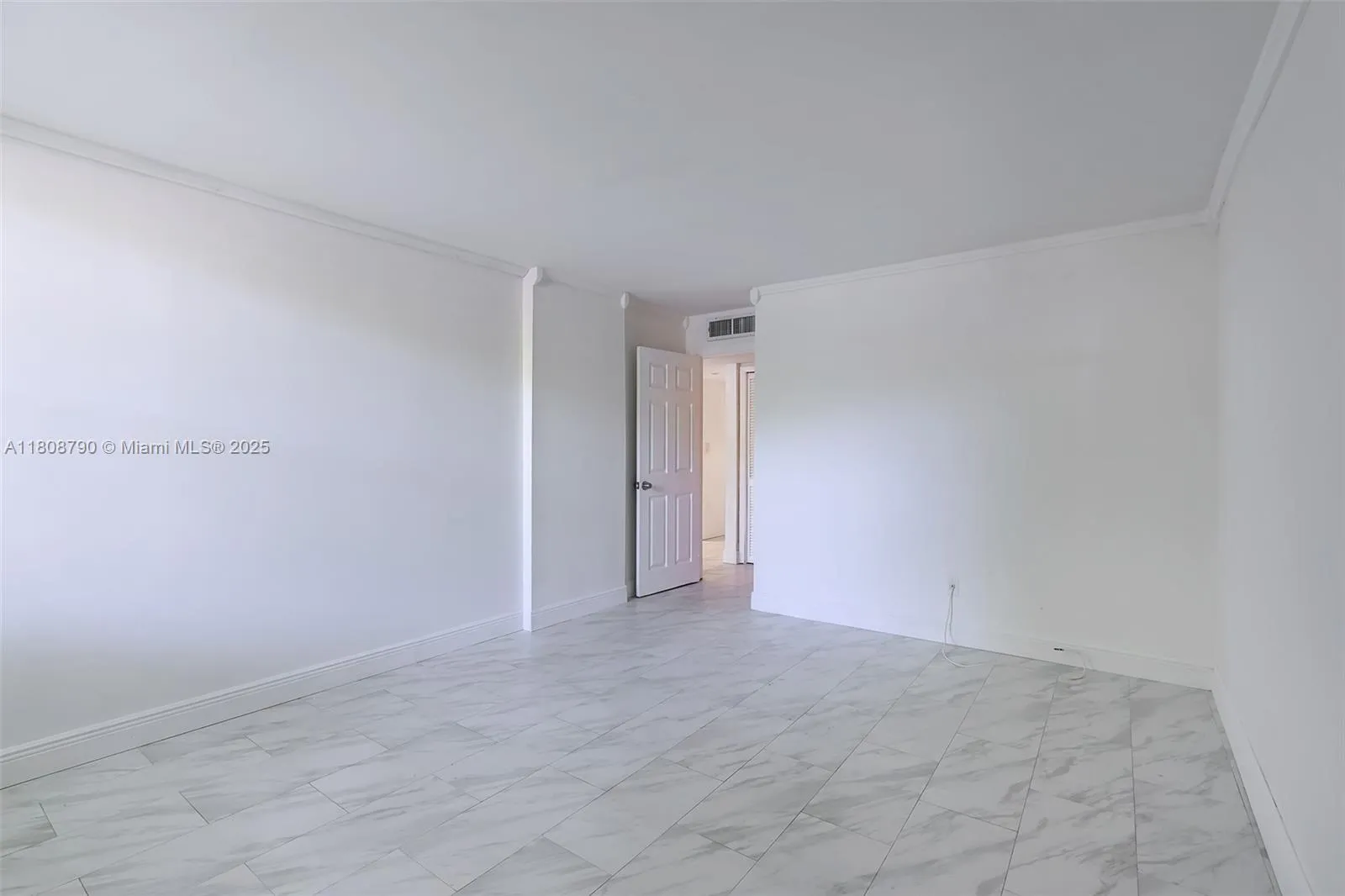 Miami, Florida 33186, United States, 2 Bedrooms Bedrooms, ,2 BathroomsBathrooms,Residential,Active,136643