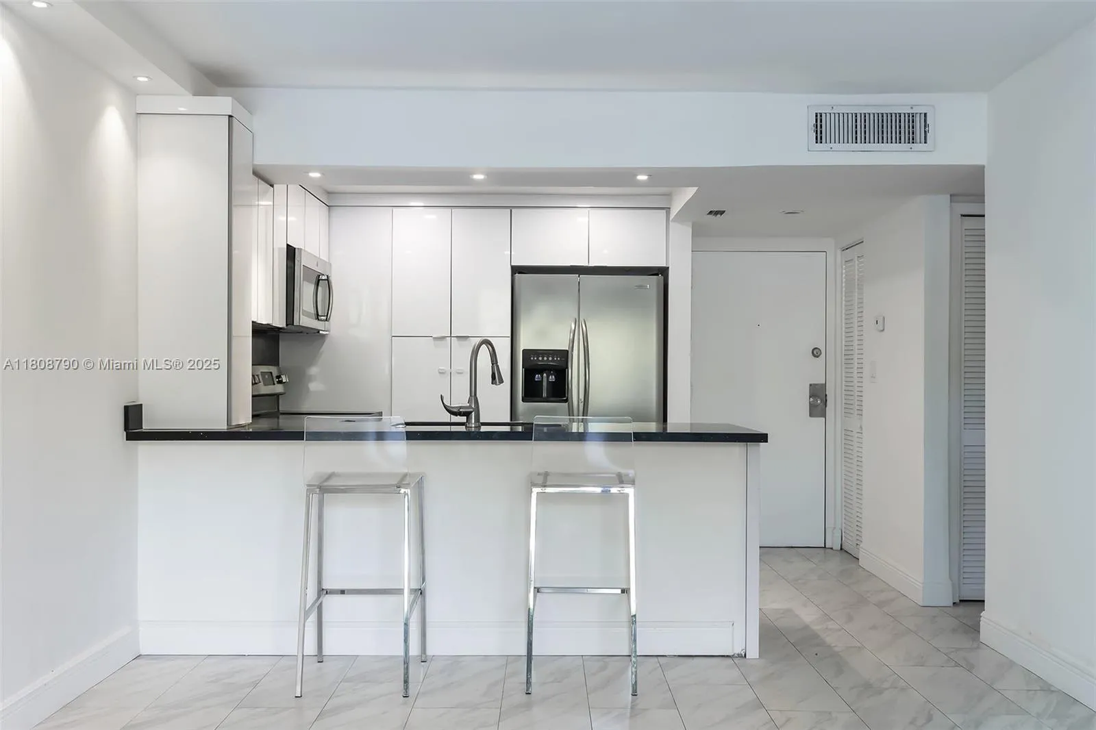 Miami, Florida 33186, United States, 2 Bedrooms Bedrooms, ,2 BathroomsBathrooms,Residential,Active,136643