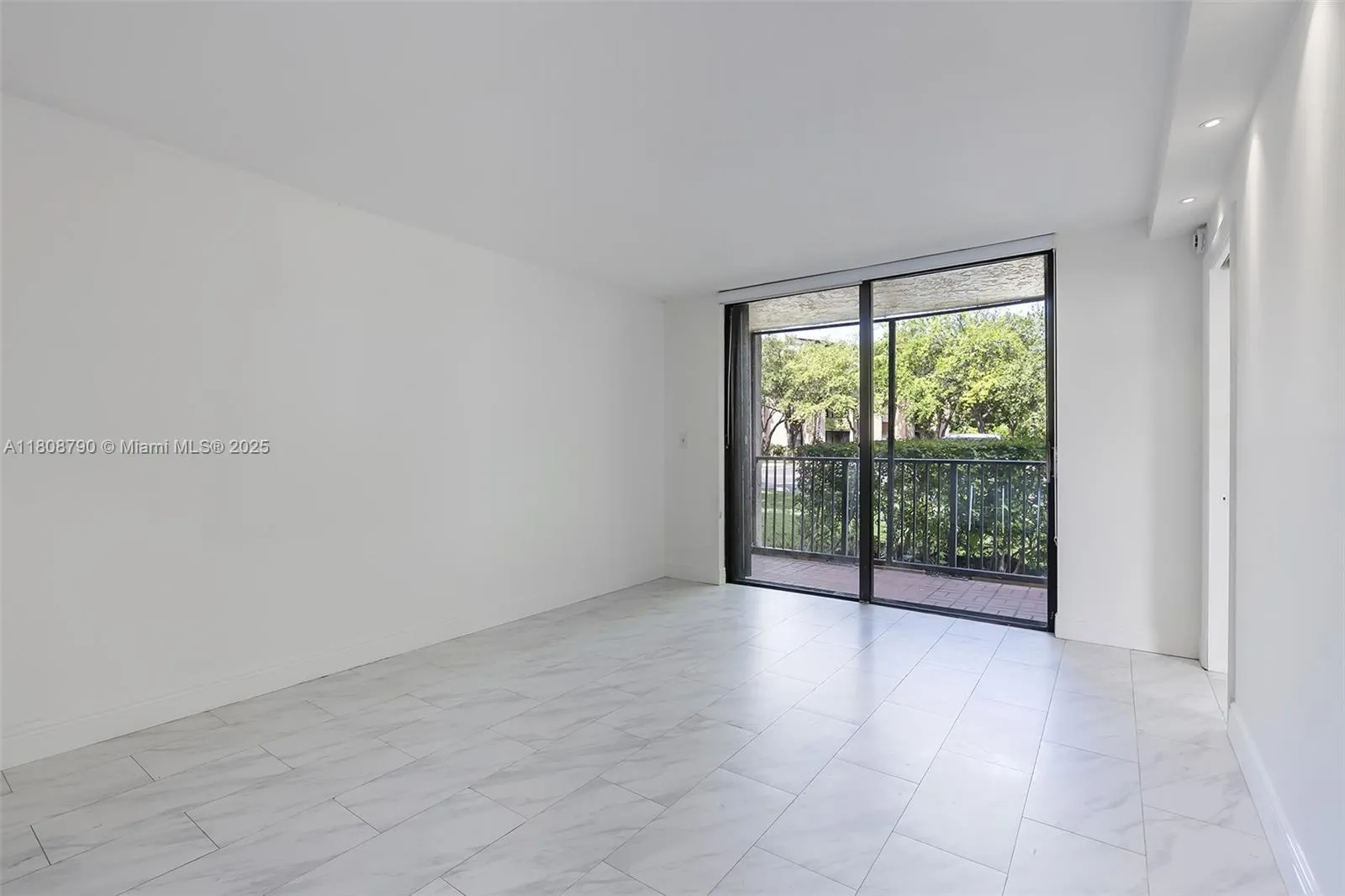 Miami, Florida 33186, United States, 2 Bedrooms Bedrooms, ,2 BathroomsBathrooms,Residential,Active,136643