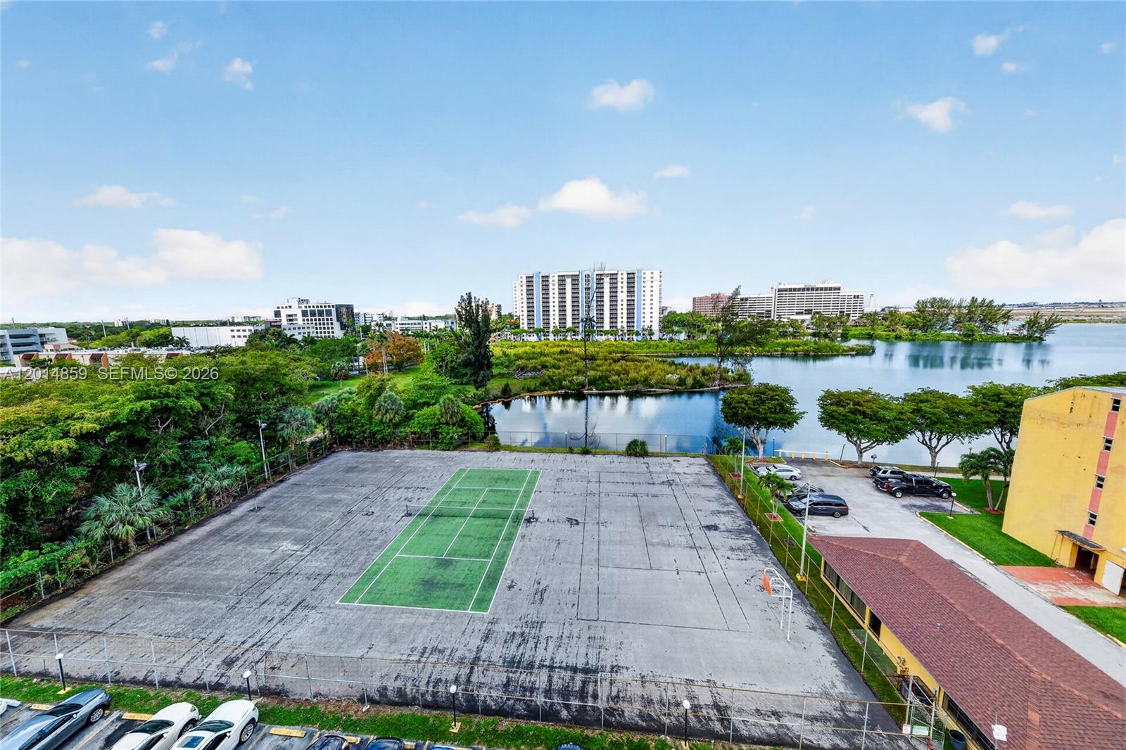 SUNSET VILLAS NO 3 CONDO - Residential