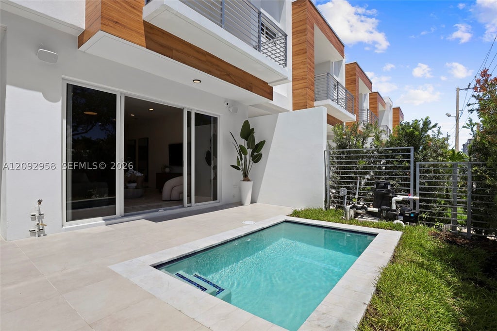Photo of 1805 NE 13 St, Fort Lauderdale, FL 33304 (MLS # A12092958)