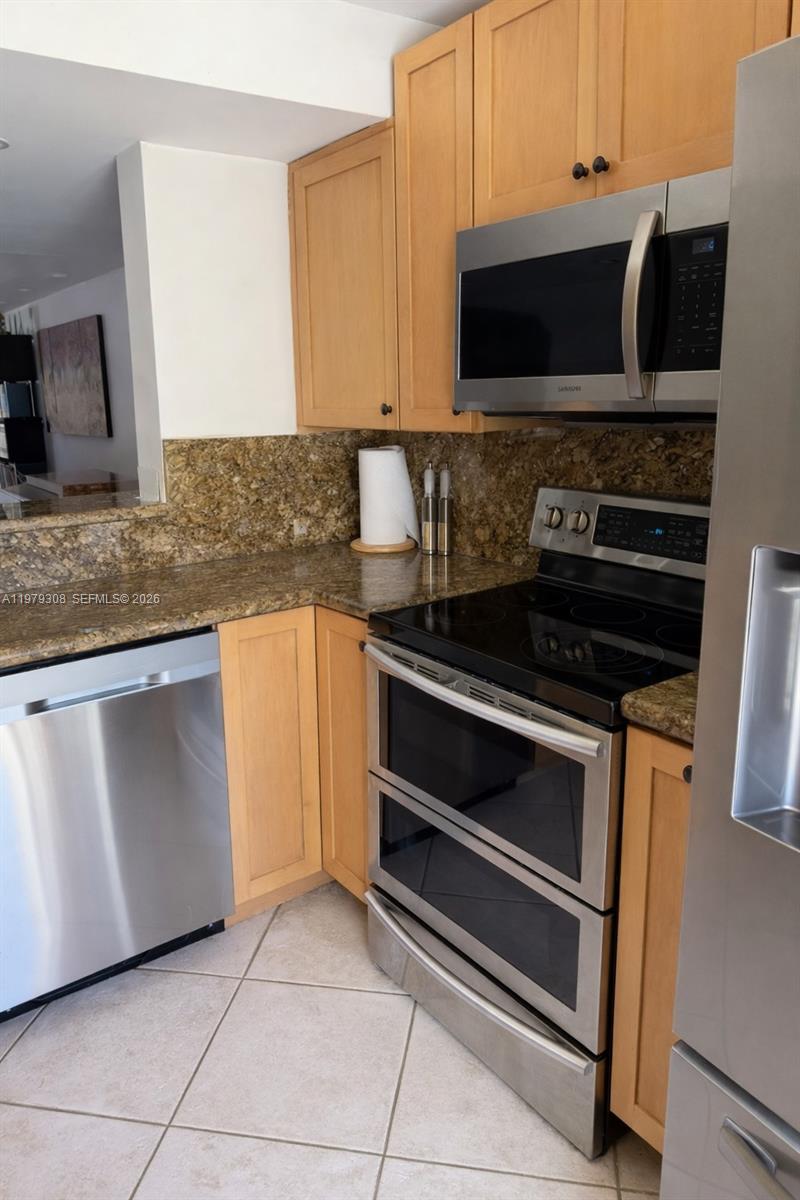 LAKEVIEW TOWNHOMES CONDO - Residential