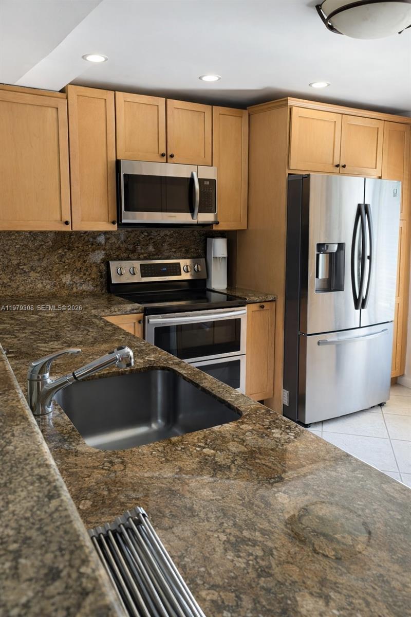 LAKEVIEW TOWNHOMES CONDO - Residential