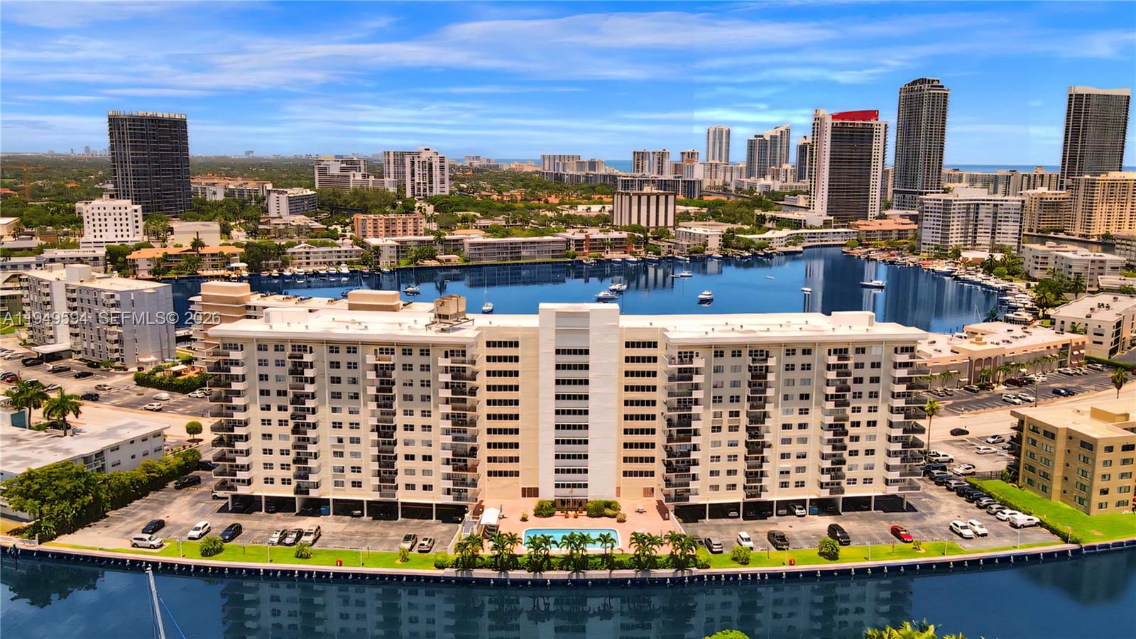 401 Golden Isles Dr 307