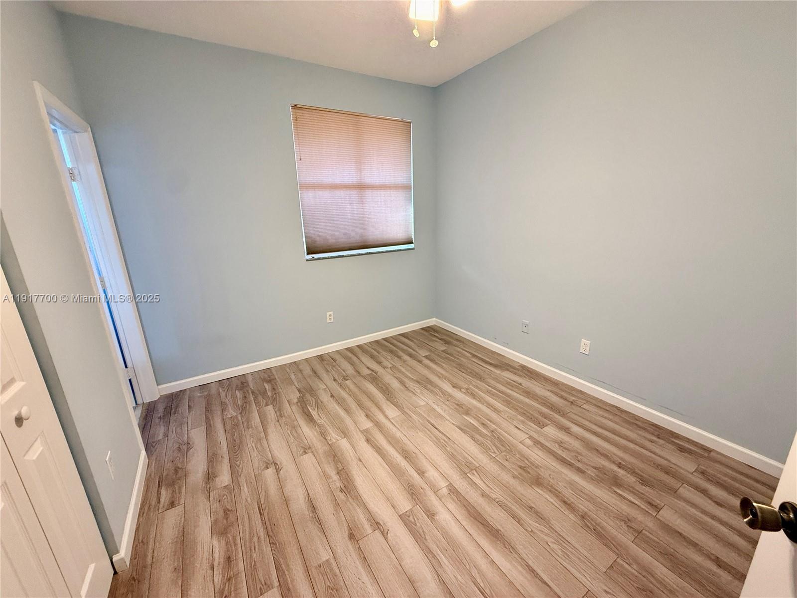 VILLAS AT HARBOR ISLES CO - Residential Lease