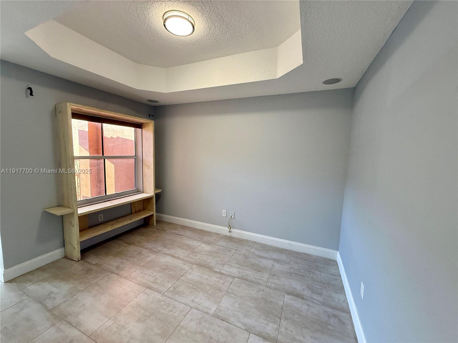 VILLAS AT HARBOR ISLES CO - Residential Lease