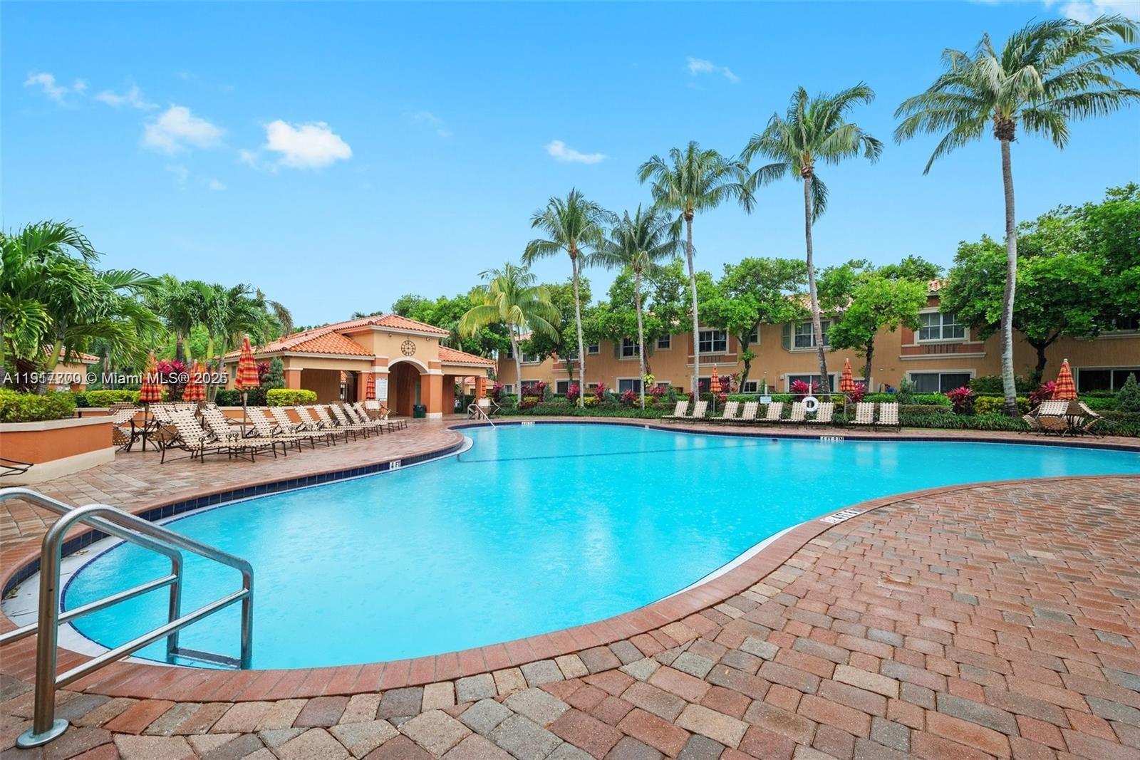 VILLAS AT HARBOR ISLES CO - Residential Lease