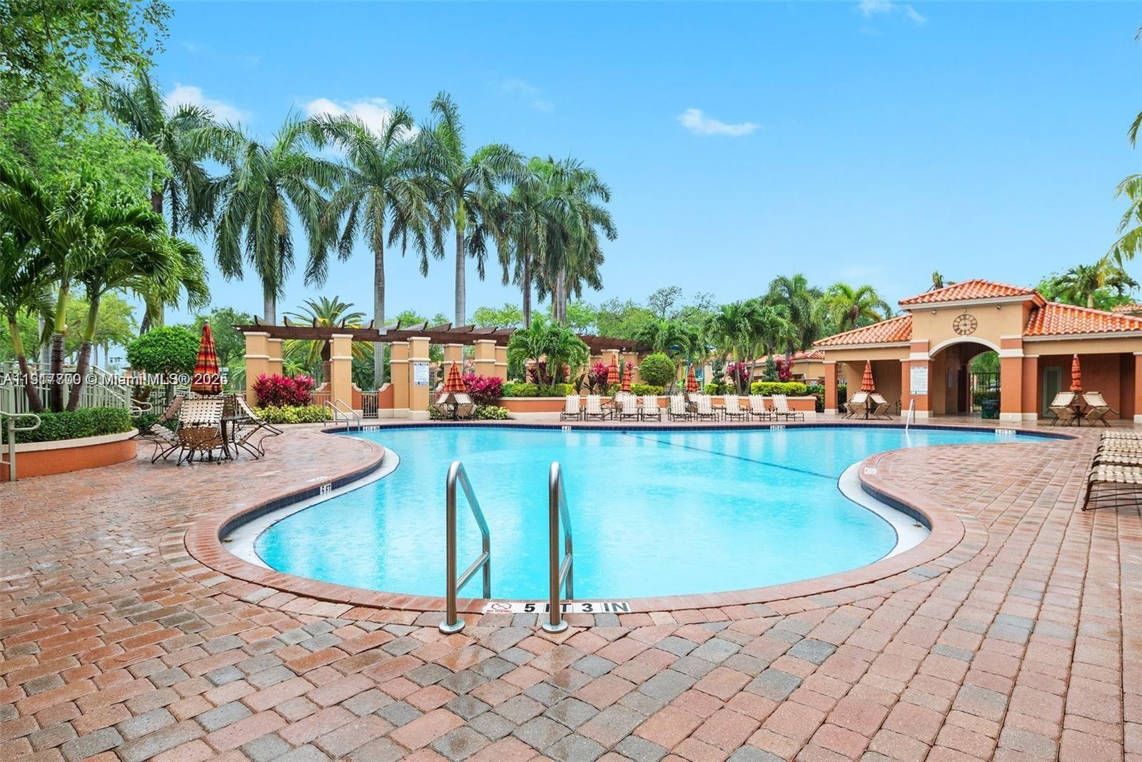 VILLAS AT HARBOR ISLES CO - Residential Lease