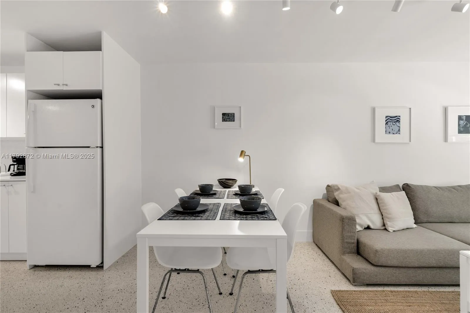 Miami, Florida 33130, United States, 1 Bedroom Bedrooms, ,1 BathroomBathrooms,Residential,Pending,118831