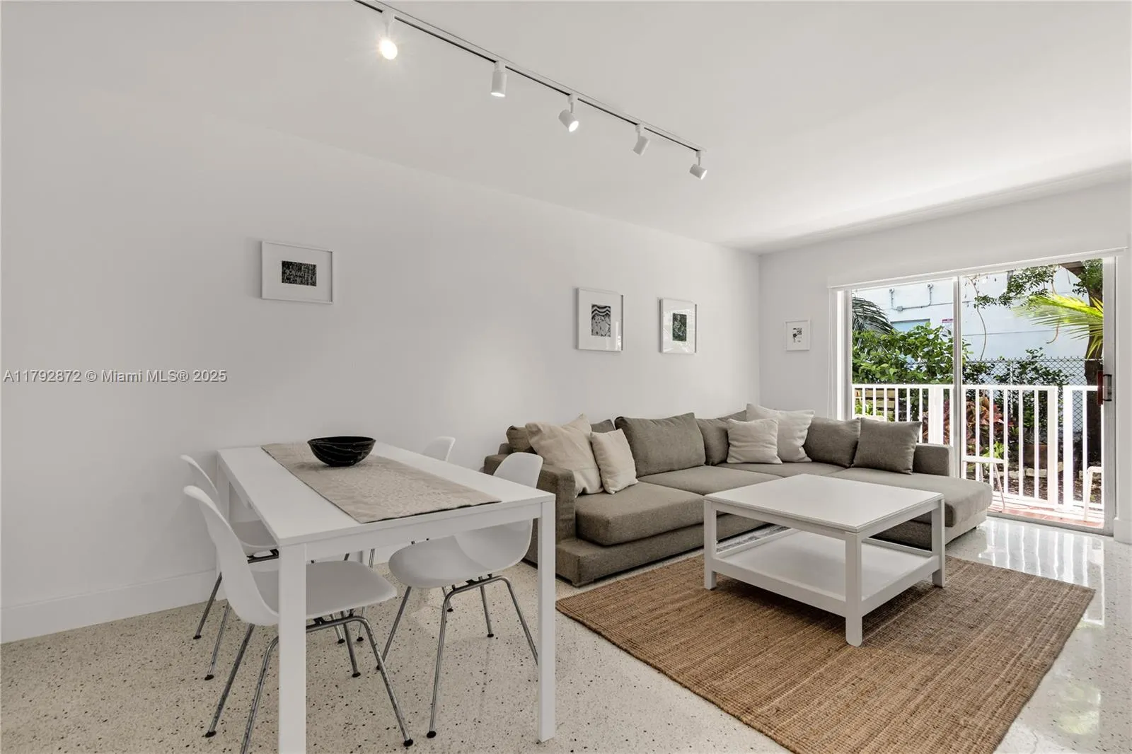 Miami, Florida 33130, United States, 1 Bedroom Bedrooms, ,1 BathroomBathrooms,Residential,Pending,118831