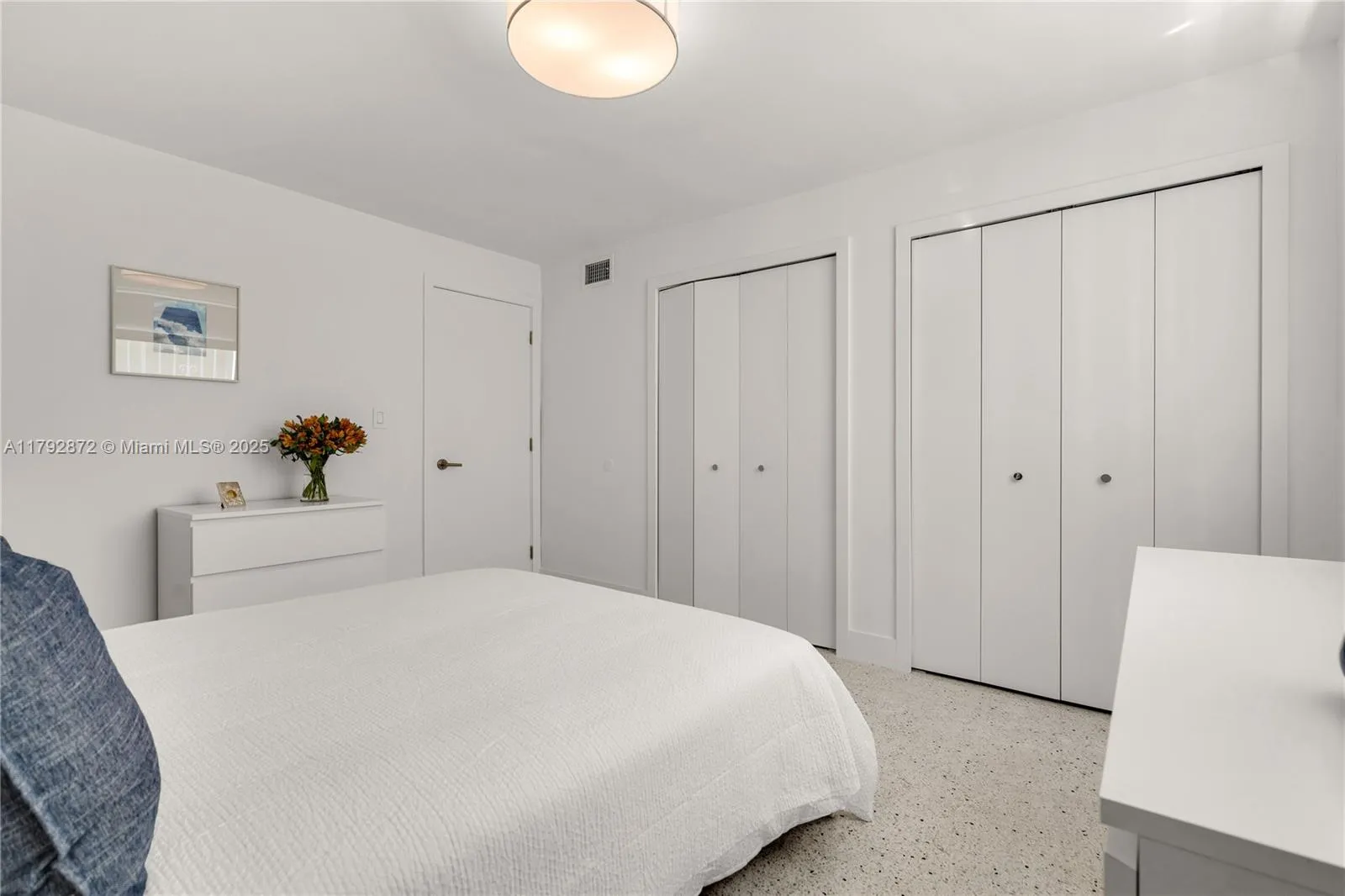 Miami, Florida 33130, United States, 1 Bedroom Bedrooms, ,1 BathroomBathrooms,Residential,Pending,118831